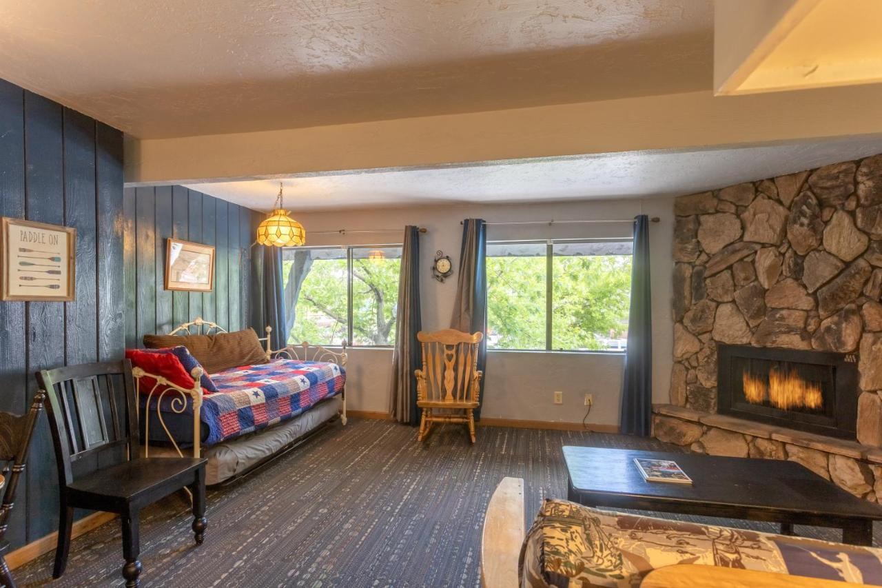 Village Suites Inn - American Black Bear - Perfect Location, In The Village! Can'T Be Better! Big Bear Lake Buitenkant foto